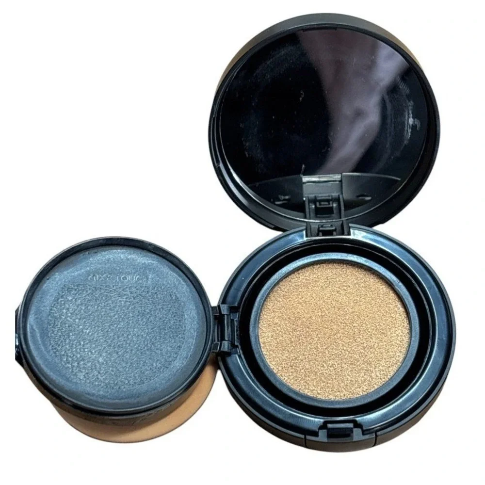 Jung Saem‎ Mool Essential Skin Nuder Case and Cushion Foundation Refill SPF 50+